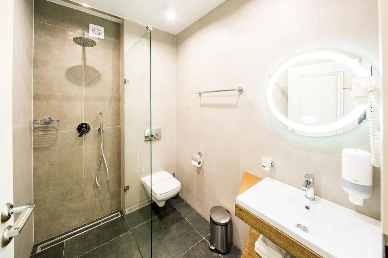 Hotel Rafael Готель Рафаель Zubra